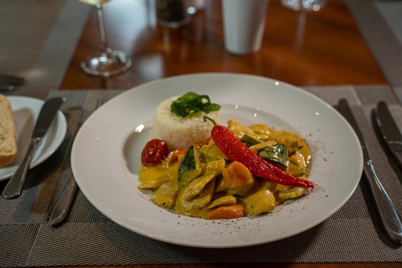 Hotel & Restaurant Tanne Fischingen ภายนอก รูปภาพ